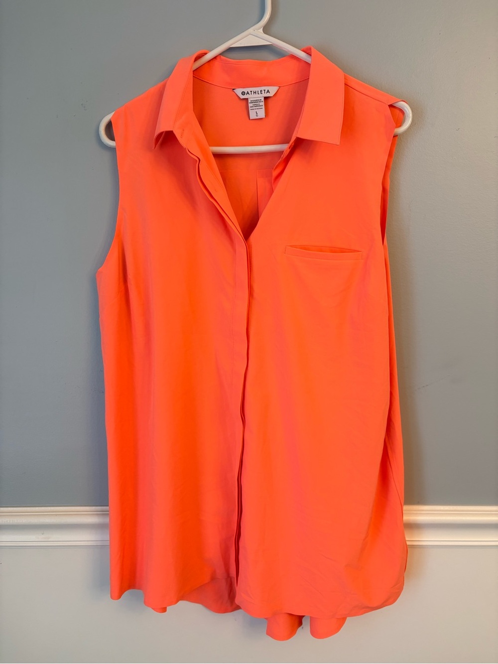 Athleta Urbanite Sleeveless Collared Button Up Blouse in Coral Sunset Glow Large - Picture 1 of 7